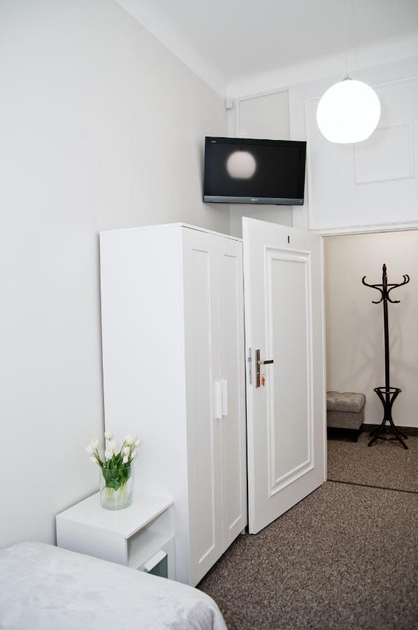 Rodmos Hostel Lublin Eksteriør billede